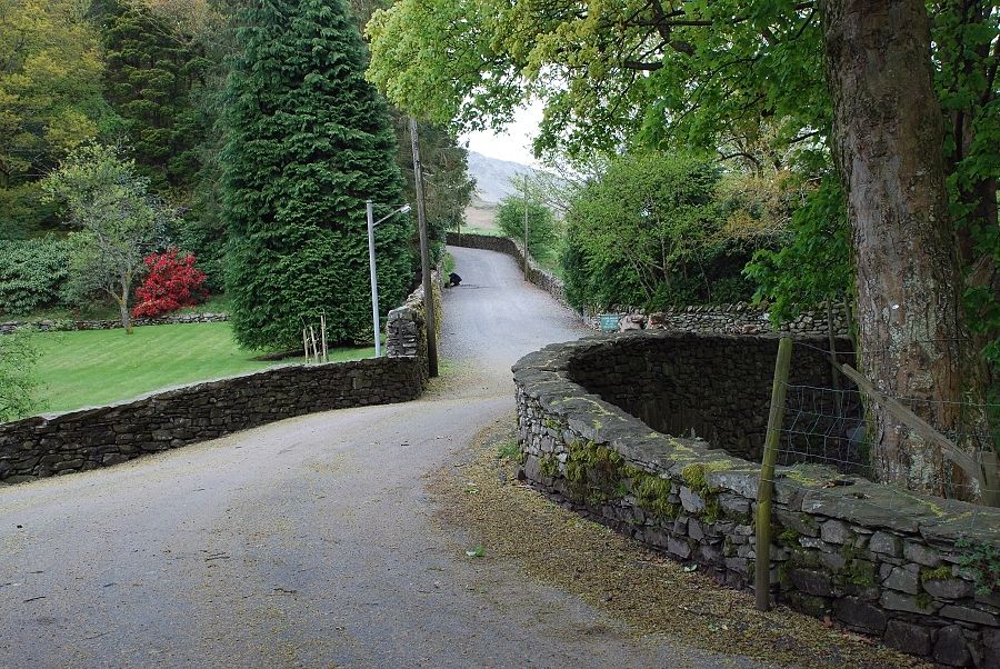 The lane to Turn Howe 