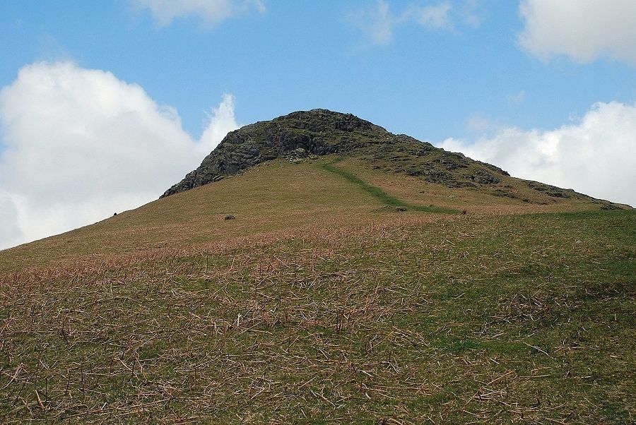 Below the first rock step on the ridge